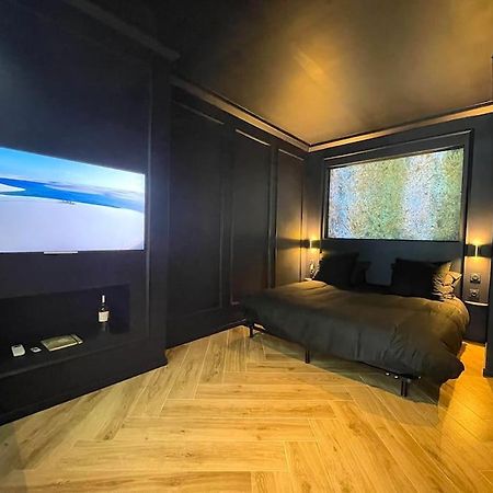 Myinsolite-L'Onyx Vauvert Exterior photo